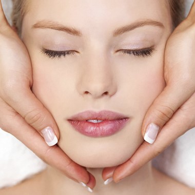 7 lépcsős arckezelés ultrahangos peelinggel, tű nélküli mezoterápiával, oxigén kezeléssel