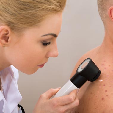Anyajegy- és melanoma v. más bőrbetegségek (ekcéma stb.) szűrése.