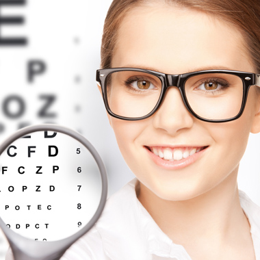 Divatos szemüvegkeret tükröződésmentesített, felületkeményített dioptriás lencsével, és...