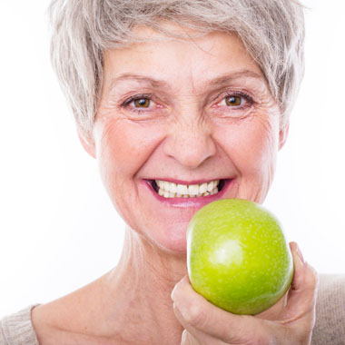 FIX fogsor fogatlan állcsontra, 2 darab gömbfejes implantátumon elhorgonyzott teljes lemezes fogpótlás: