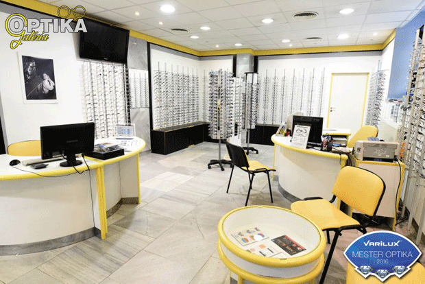 Védi a szemeid világát, és közben alkalmazkodik a fényviszonyokhoz: Fényre sötétedő dioptriás szemüvegkészítés + 100% UV szűrő réteg + választható kb 300(!) féle keret + látásvizsgálat +... 