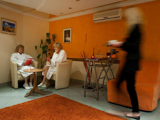 Ha fájdalom korlátoz a szabad mozgásban: Átfogó ízületi- és gerinc állapotfelmérés ProAdjusterrel + manuál és gépi terápia 16.000Ft helyett 5.900Ft-ért!