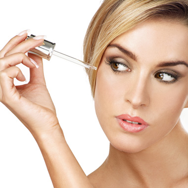 Megújulás a professzionális kozmetika két fiatalság elixírjével: Lanus Hyaluron szérum vagy Lanus Kollagén Szérum.