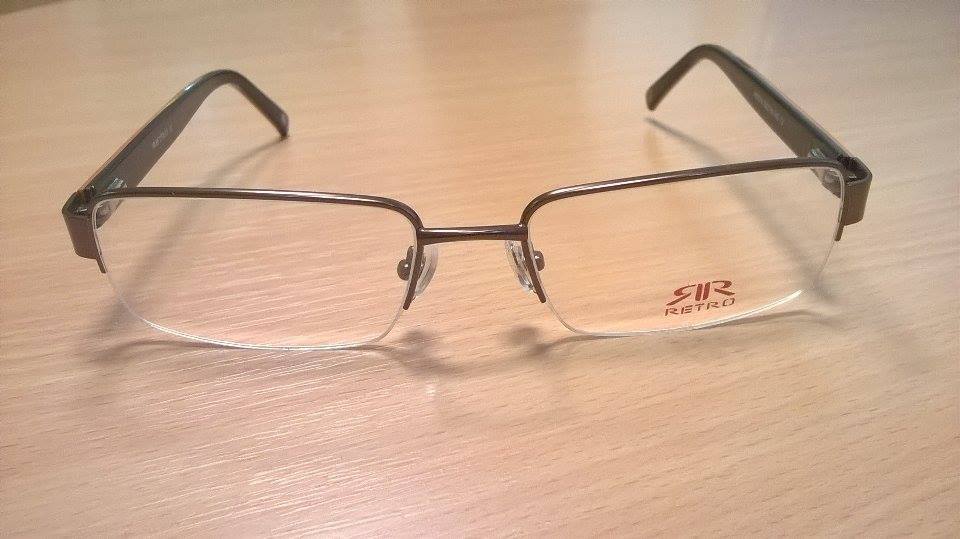 Szemrevaló szemre valók:<br />Szemüvegkészítés + RETRO márkájú keret (~30 féle közül lehet választani) +Szemvizsgálat + Tok + Törlőkendő