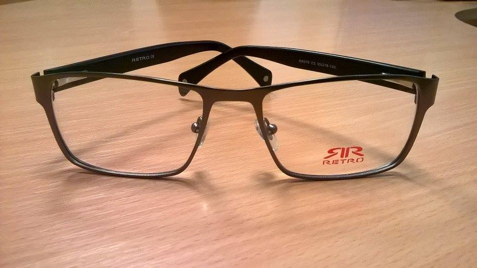 Szemrevaló szemre valók:<br />Szemüvegkészítés + RETRO márkájú keret (~30 féle közül lehet választani) +Szemvizsgálat + Tok + Törlőkendő