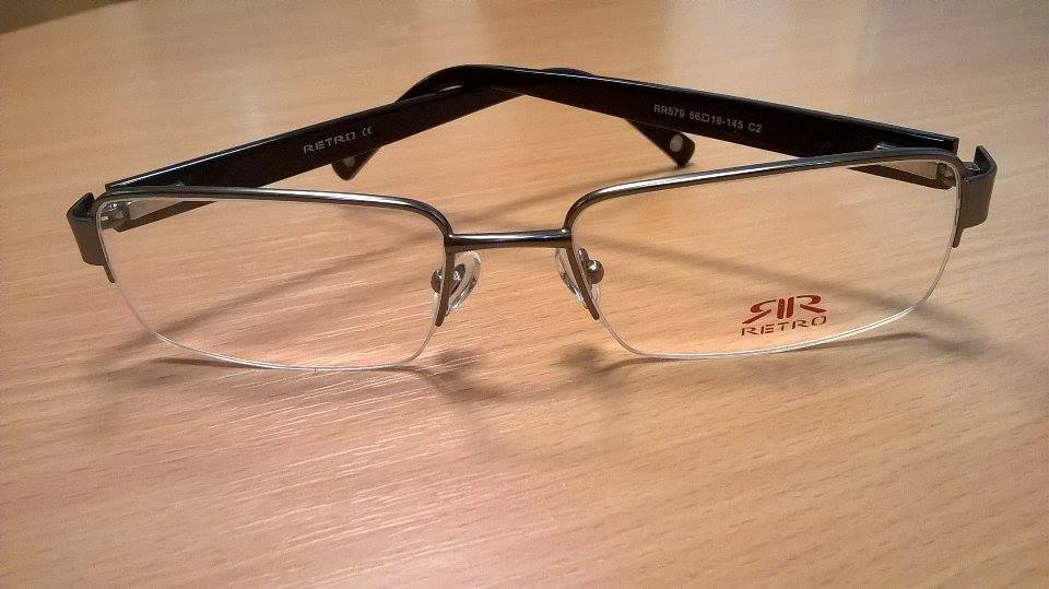 Szemrevaló szemre valók:<br />Szemüvegkészítés + RETRO márkájú keret (~30 féle közül lehet választani) +Szemvizsgálat + Tok + Törlőkendő