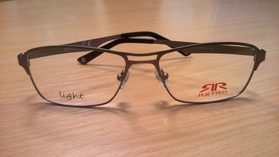 Szemrevaló szemre valók:<br />Szemüvegkészítés + RETRO márkájú keret (~30 féle közül lehet választani) +Szemvizsgálat + Tok + Törlőkendő