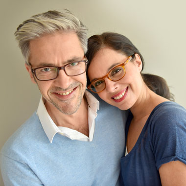 Vékonyított lencsés, komplett szemüvegkészítés, UV-szűrő réteggel, látásvizsgálattal.