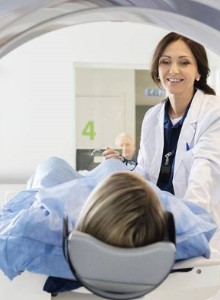 Hatékony megoldás az elhúzódó betegségek okainak feltárására: mellkasi, hasi és kismedencei kontrasztanyagos&nbsp;CT-vizsgálat