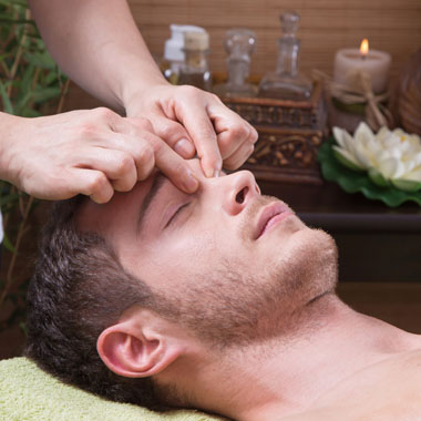 Különlegesre vágysz? Valódi kínai masszás és akupresszúra a magyar gyorskorcsolya-válogatott mester masszőrétől Cheng Liangtól