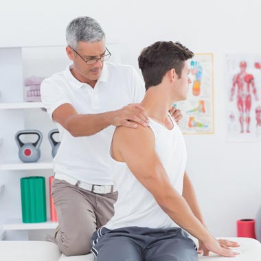 Ez biztosan helyre rak: 45-60 percnyi(!) csontkovácsolás