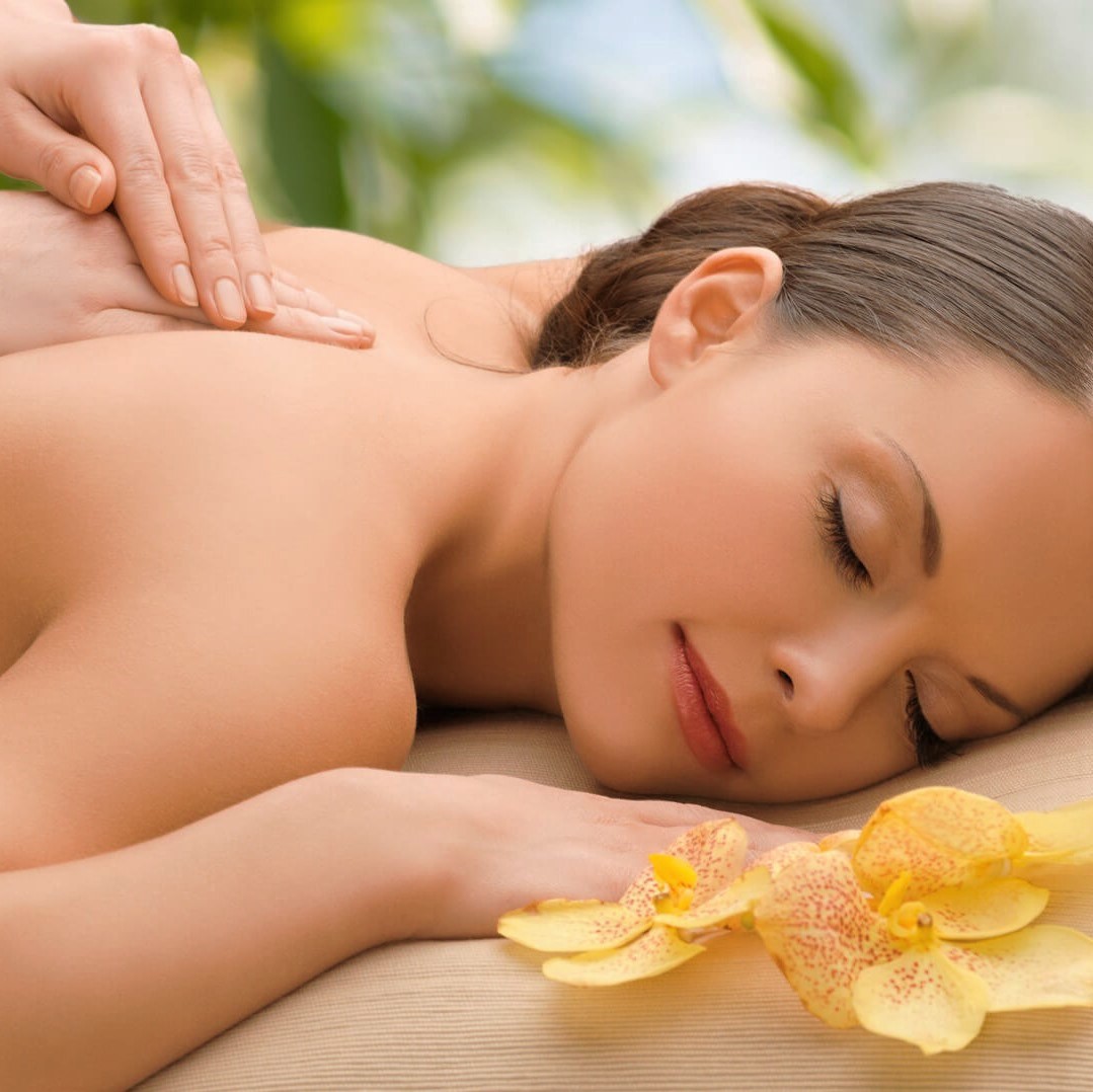 60 perces Lomi Lomi masszázs, azaz egzotikus tradicionális Hawaii gyógyítás