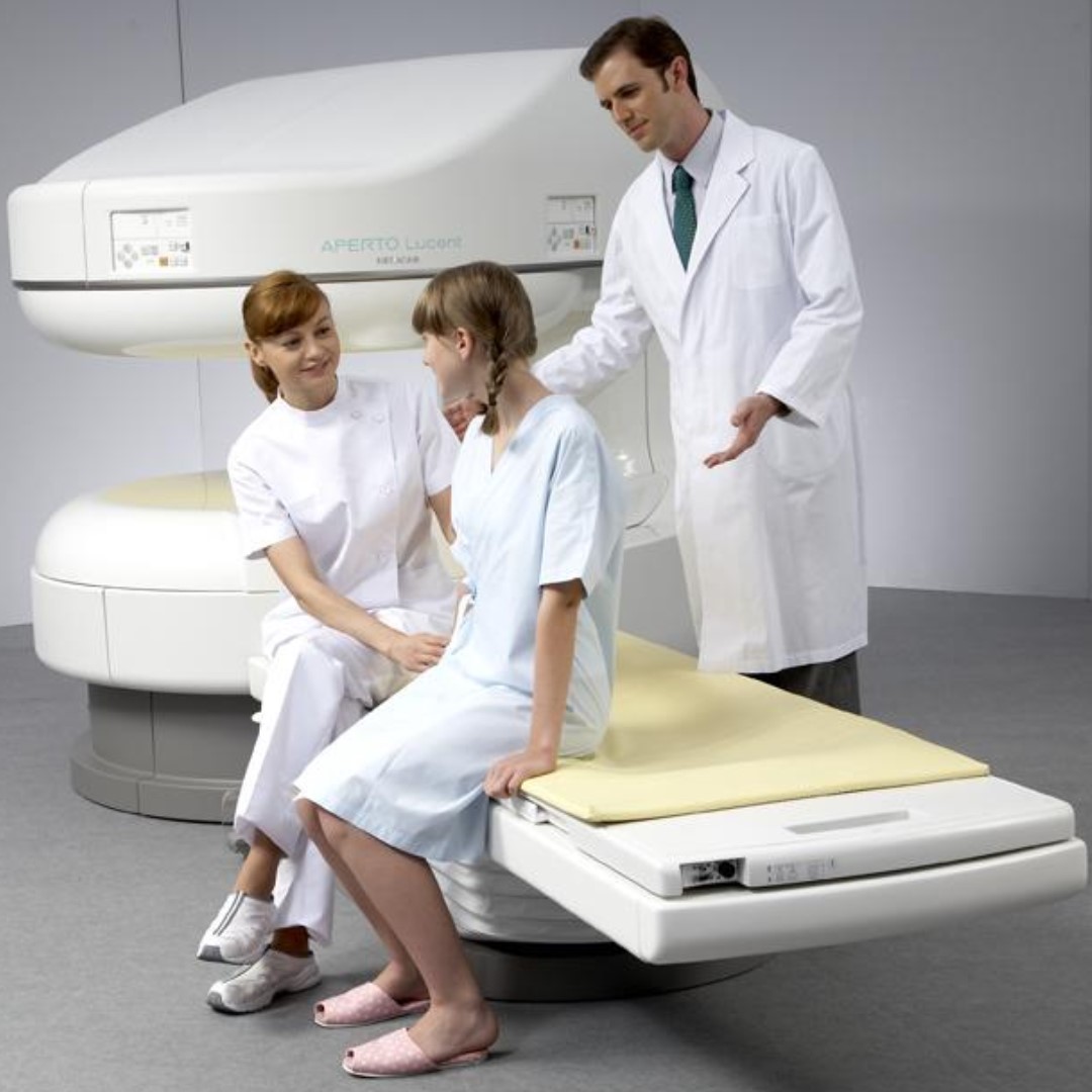 Agyi MR angiographia + koponya MR-vizsgálat, NYITOTT MR készülékkel az Újbuda Medical Centerben