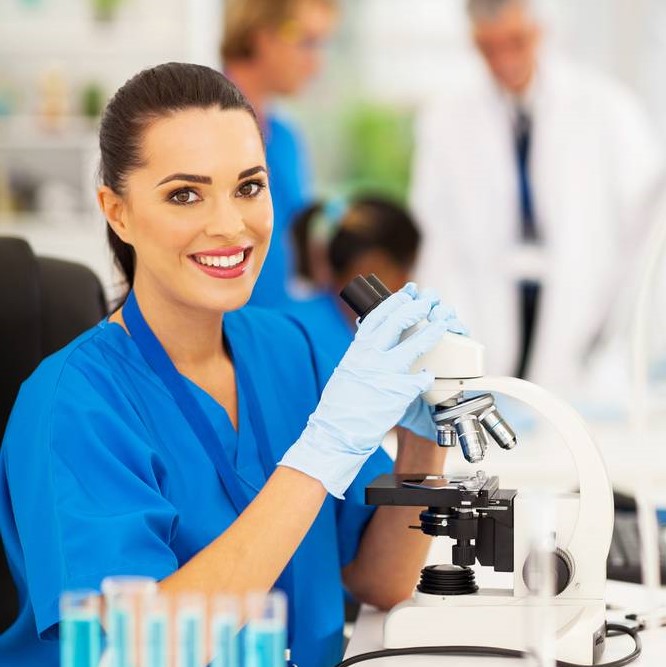 Menedzserszűrés laboratóriumi vizsgálattal és bélrendszeri daganatszűréssel