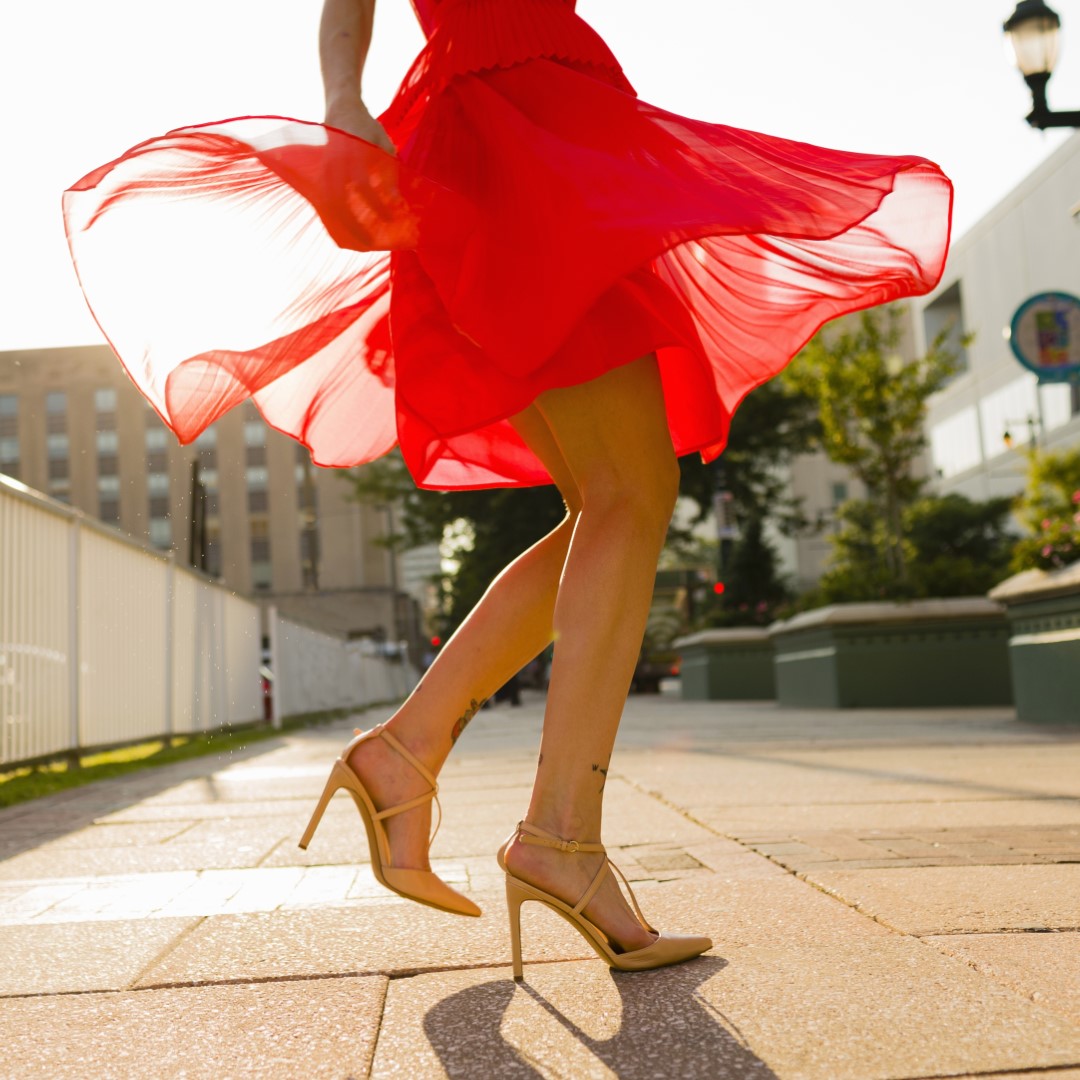 Seprűvéna kezelés mindkét teljes lábon, professzionális E-light technológiával.